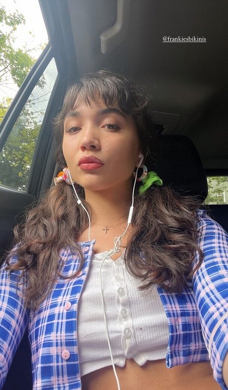 Rowan Blanchard porn star photo