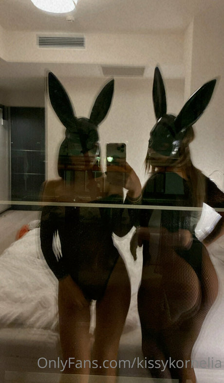 kissykornelia high quality pornstar pictures