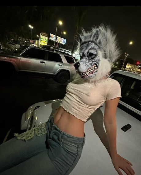 Zara Larsson model nude image