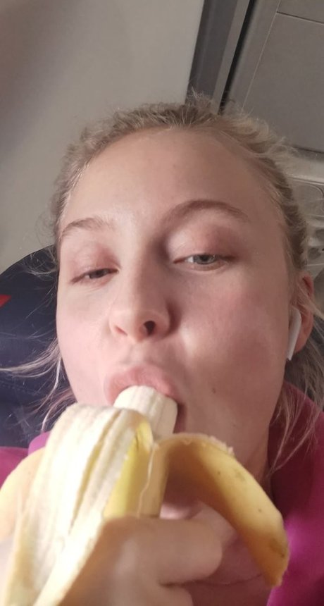 Zara Larsson high quality actress archive