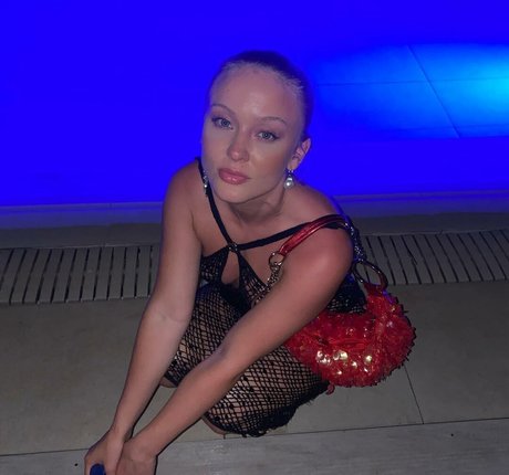 Zara Larsson hot star photos