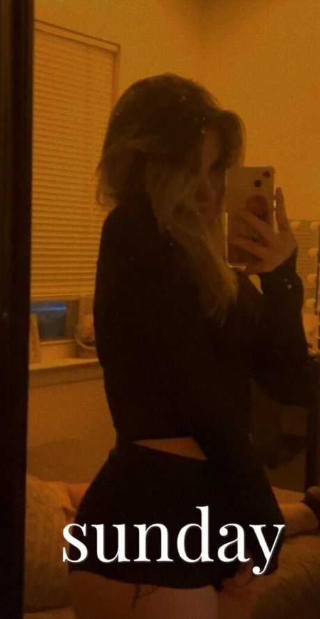 OfficialMandy high quality pornstar pictures