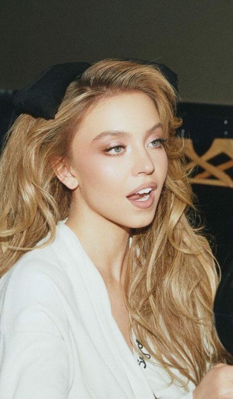 Sydney Sweeney star perfect galleries