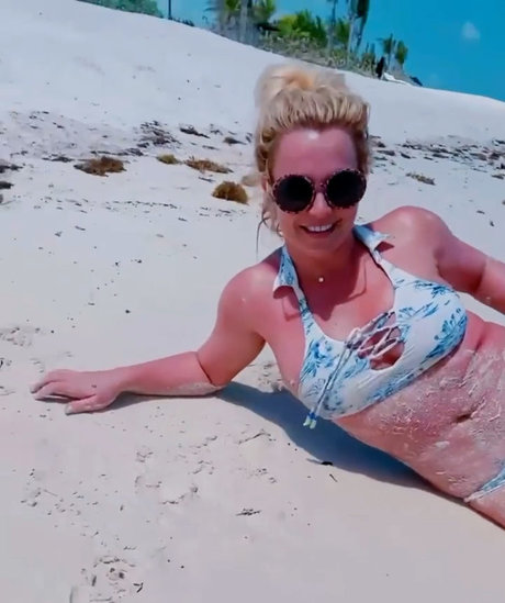 curvy solo onlyfans hd pic