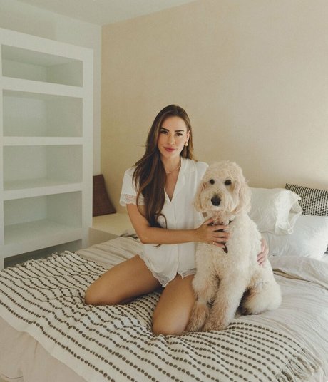 blonde natural onlyfans adult images