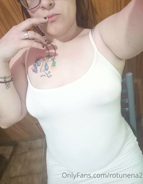 rotunena2 hot model pic