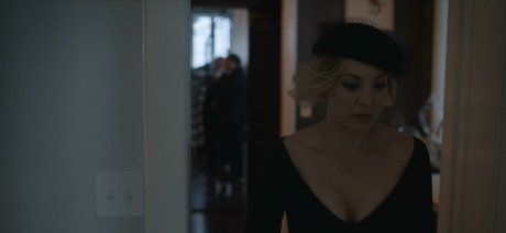 Kaley Cuoco model naked photo