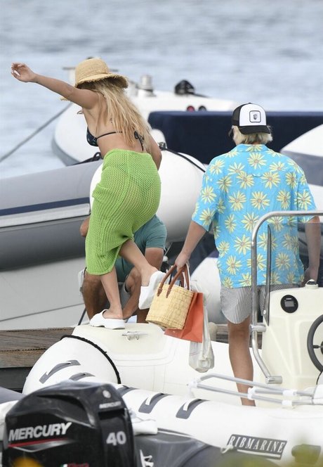 arab muscle onlyfans pornographic photos