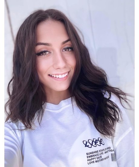 curvy shemale onlyfans pretty pics