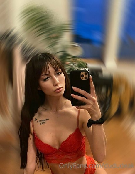 dududeak model sex photo