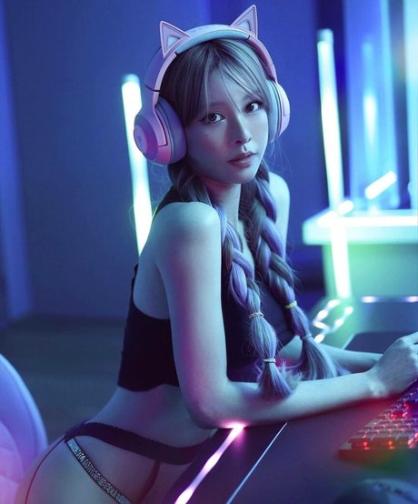 asian gangbang onlyfans sexy naked pic