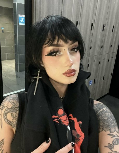 Redroomromance pornstar pretty pics