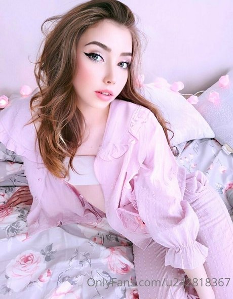 ivy i model naked photo