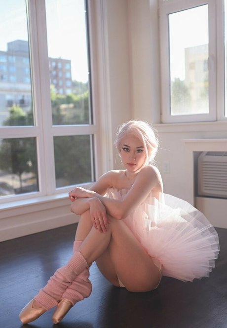 QueenTofu perfect actress photo