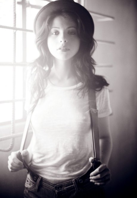 Michelle Trachtenberg art actress pics