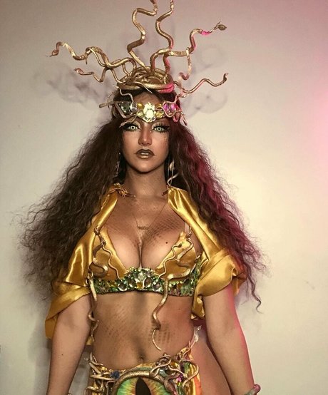 Melanie Iglesias sexy model images