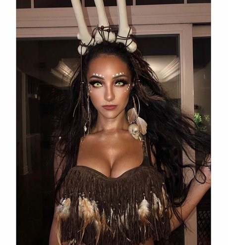 Melanie Iglesias hot actress img