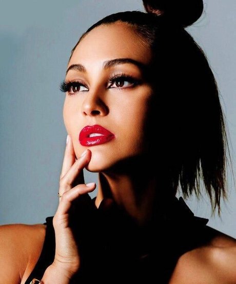 Lindsey Morgan pornstar hot archive