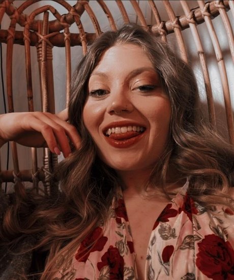 busty mom onlyfans exclusive photos