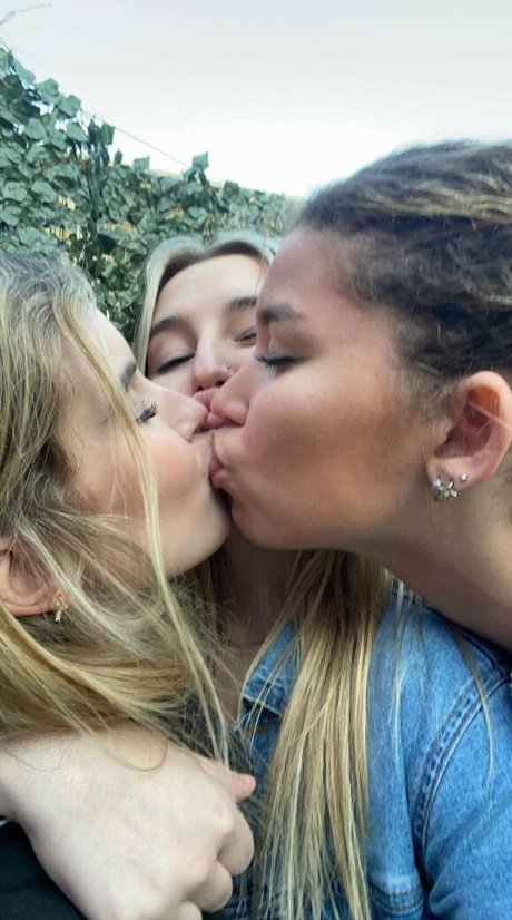 Alexa Meyer model hot img