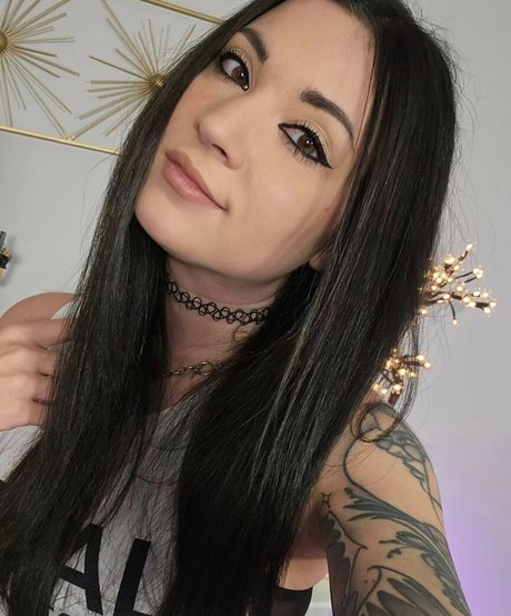 MelonieMac pornstar nudes photo