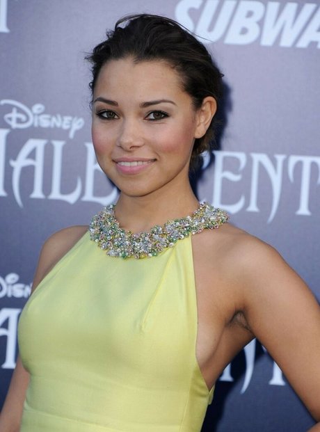 Jessica Parker Kennedy star photo