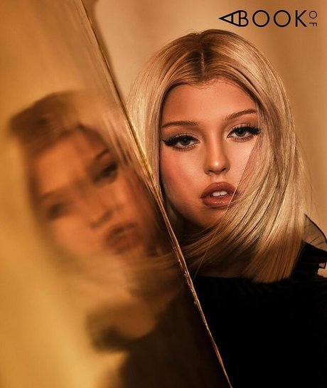 Loren Gray model nice archive