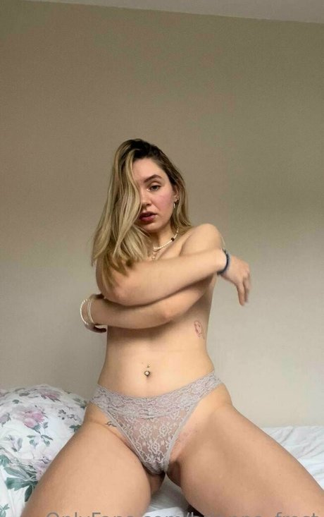 Brianna Frost free pornstar pic