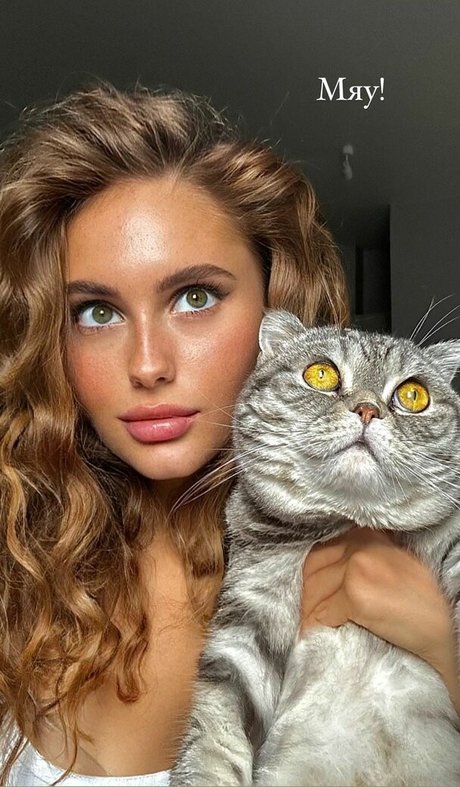 Angelina Borshchevskaya sexy model pic