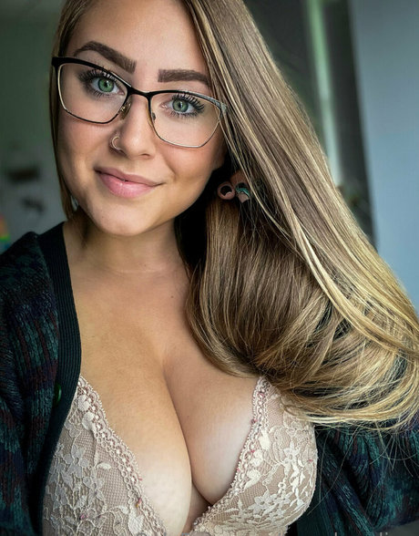 pink hair onlyfans porno picture