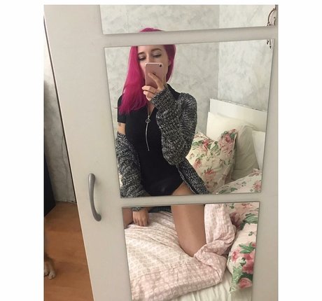 popular trans onlyfans adult image