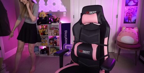 asian girlfriend onlyfans sexy pic