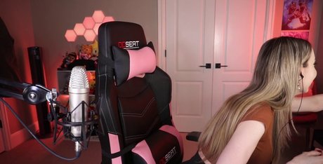 Dizzykitten naked actress pics