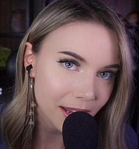 Dizzykitten pornstar sexy img