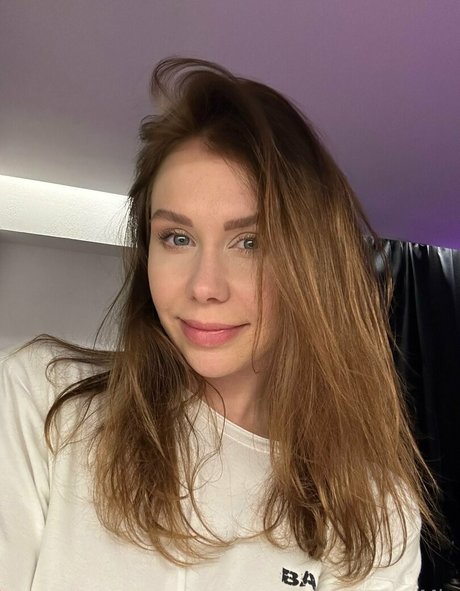 miabandini69 model top picture