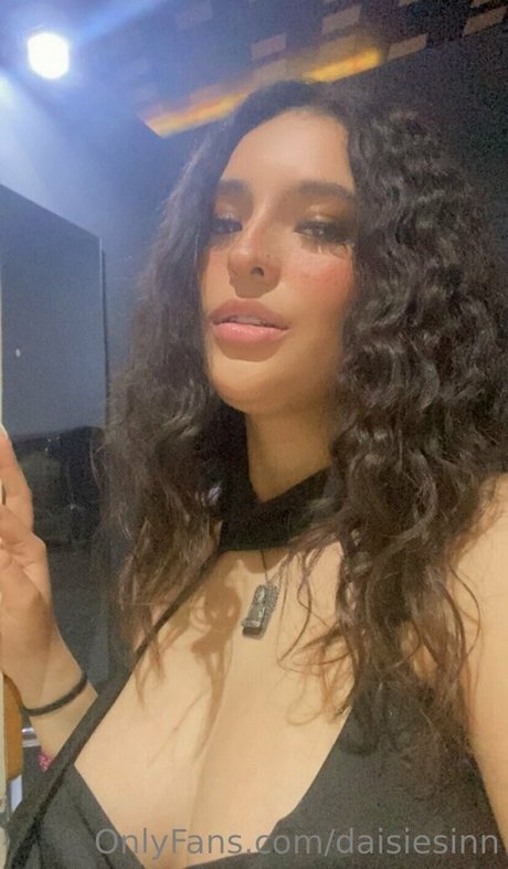 daisiesinn Profile Pic