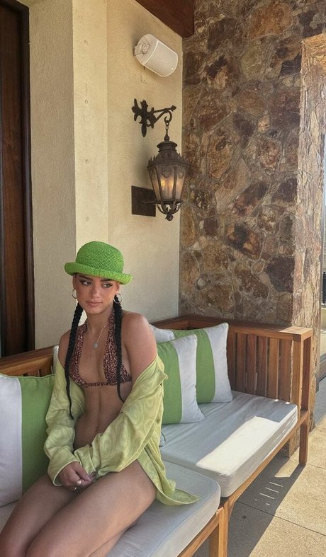 Dixie D Amelio model sexy photo