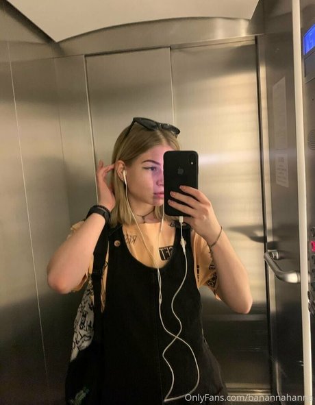 goth thick onlyfans hot sexy picture