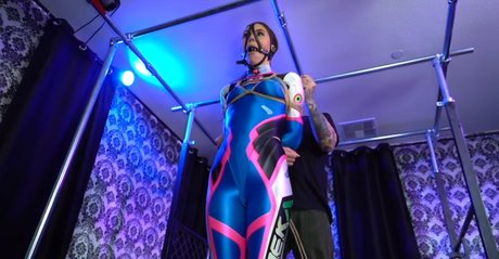 Shiny Bound model nude img