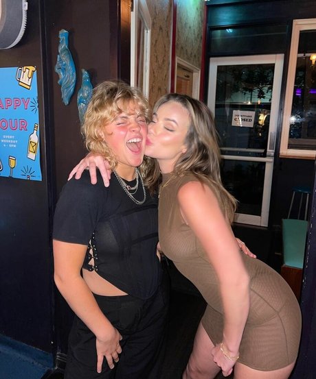 dripping wet pussy onlyfans art xxx pic