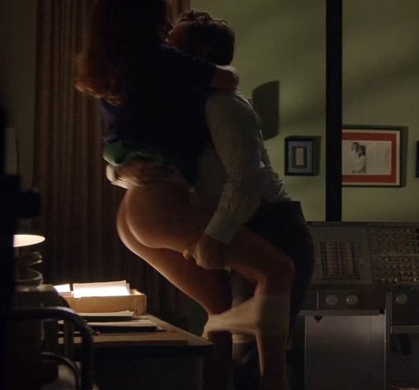 Emily Kinney art actress photos