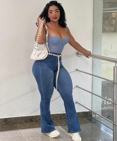 maryoficial fit art actress pic