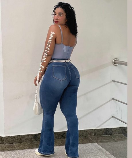 maryoficial fit hot model pictures