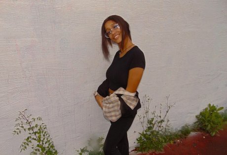 Lyla Troglin hot star pics