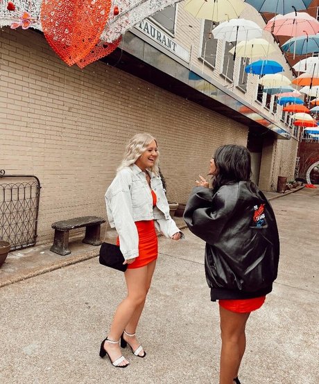 Lyla Troglin model sexy photo