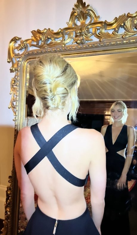 wife onlyfans top pic