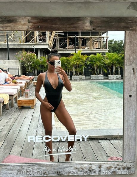 sexy petite asian girl beautiful actress photo