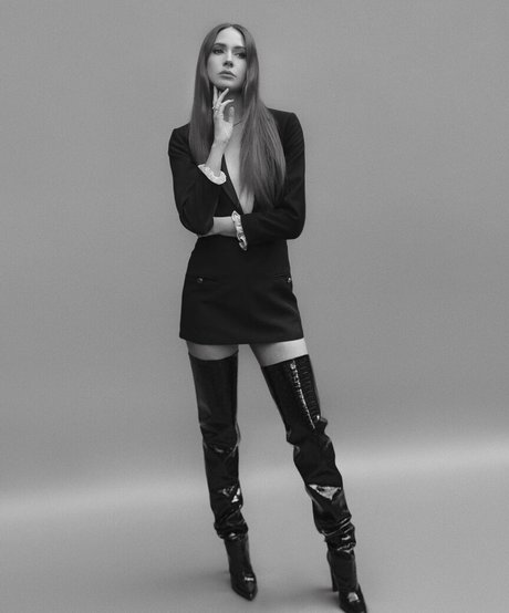 big tits young onlyfans hot sex pictures