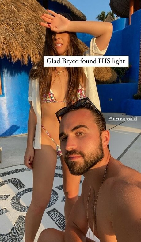 Olivia Munn exclusive star photo