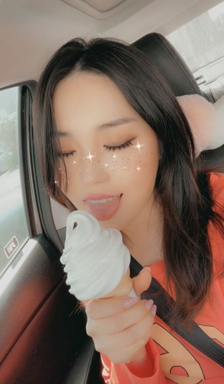 AngelsKimi pretty star photo